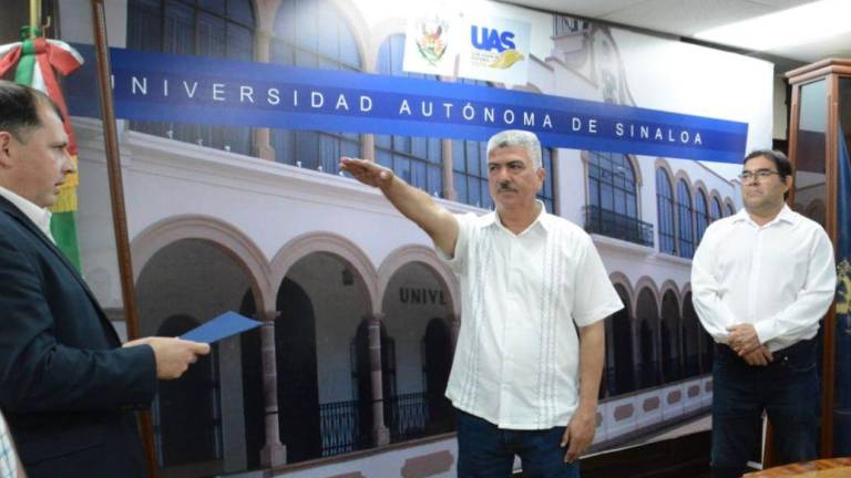 Candelario Ortiz Bueno rindió protesta como nuevo Secretario General de la UAS.
