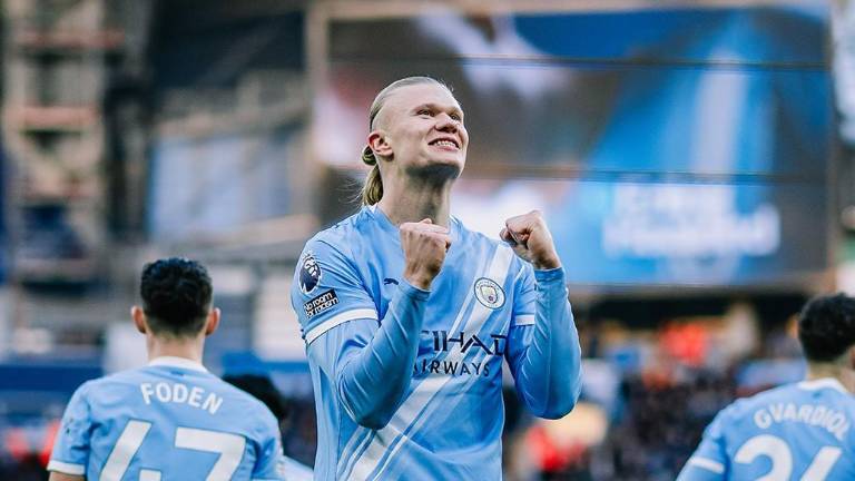 Erling Haaland llega a 104 goles en la Premier League.