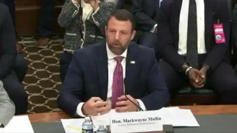 El Secretario de Seguridad Interior de EU compareció ante el Congreso para exponer la estrategia de vigilancia y combate a los cárteles en la frontera con México.