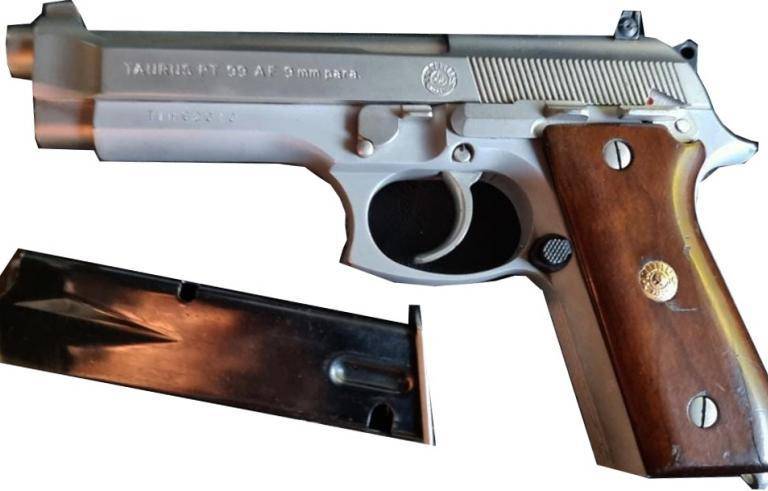 Detienen policías a un hombre tras disparar presuntamente al aire en Culiacán