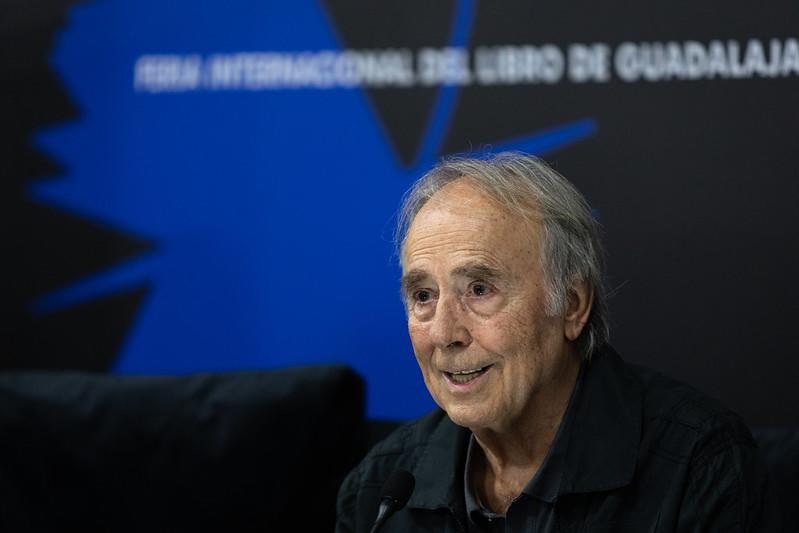 $!Joan Manuel Serrat sostuvo un acercamiento con periodistas.