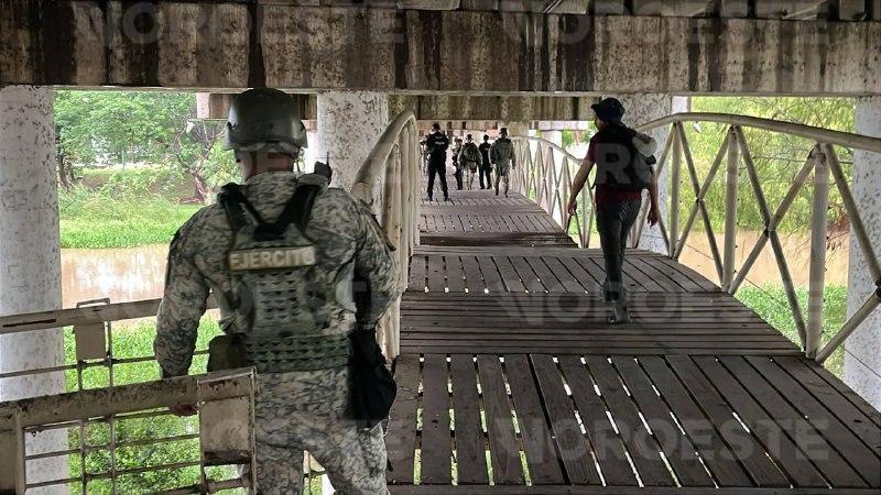 $!Joven es rescatado tras ser arrojado al río Tamazula; estaba atado de pies y manos