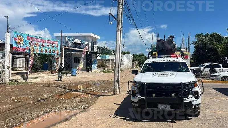 $!Matan a dos hombres a balazos dentro de un autolavado en el fraccionamiento Los Ángeles, Culiacán