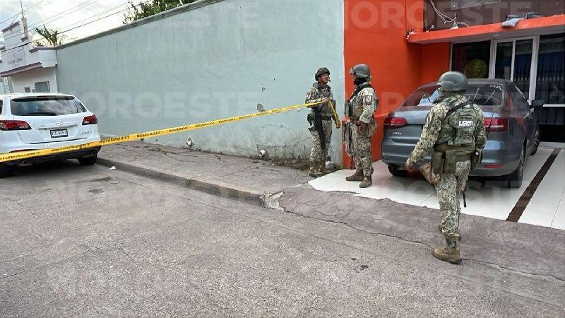 $!Balacera junto a colegio en Culiacán deja un muerto y un bebé herido