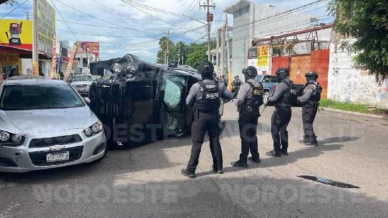 $!Persecución y balacera en Culiacán tras robo de una Land Rover Defender; detienen a un hombre