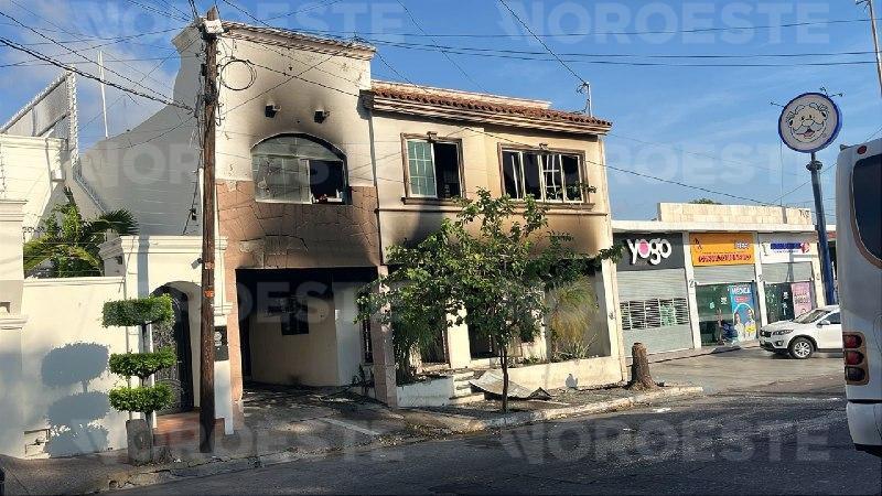 $!Incendio consume vivienda y taller de costura en la colonia Morelos, en Culiacán