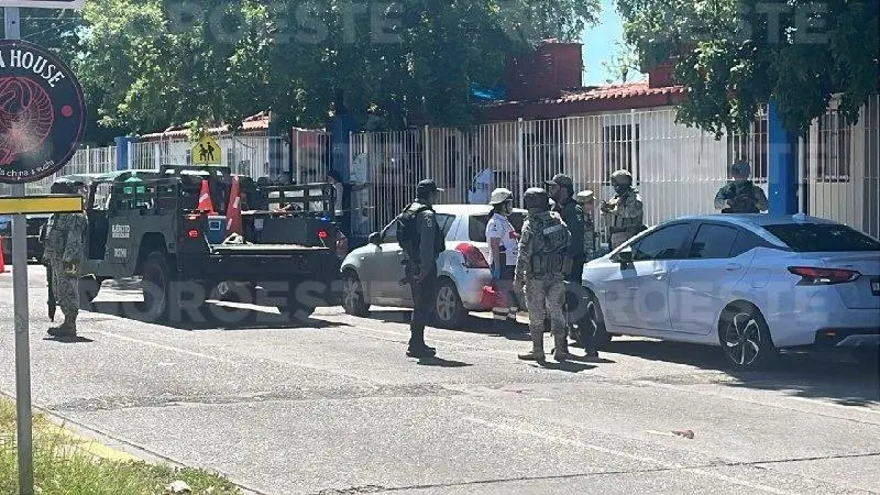 $!Asesinan a balazos a un joven frente a Ciudad Universitaria en Culiacán