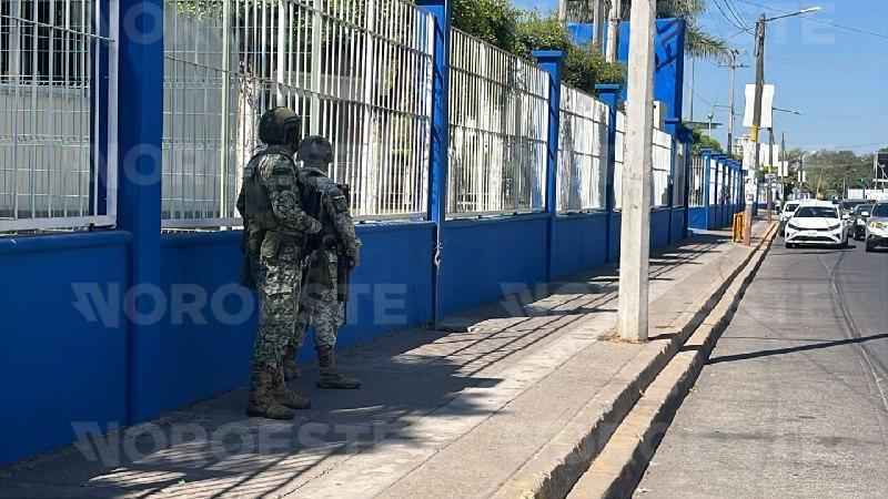$!Operativo en prepa Emiliano Zapata UAS Culiacán por amenaza de tiroteo