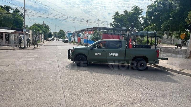 $!Balean fachada de vivienda en la colonia Gustavo Díaz Ordaz en Culiacán