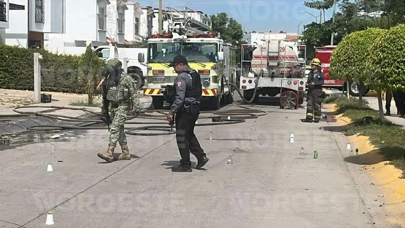 $!Balean y queman una casa en el Fraccionamiento Portafe, al norte de Culiacán