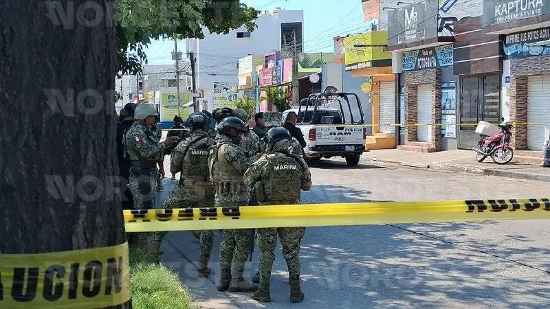 $!Balean a motociclista y lo dejan grave en la colonia Francisco Villa en Mazatlán