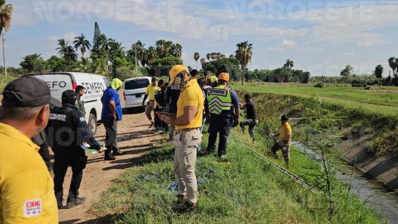 $!Motociclista pierde la vida al caer en canal en Navolato