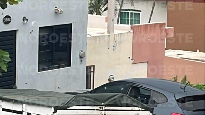 $!Tres casas y tres vehículos baleados deja balacera en la Colonia Josefa Ortiz de Domínguez, en Culiacán