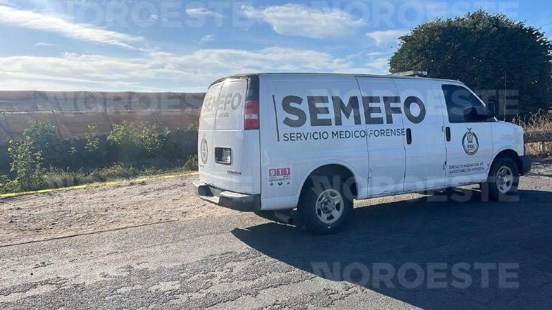 $!Hallan a dos hombres sin vida en camino de terracería en Aguaruto, Culiacán