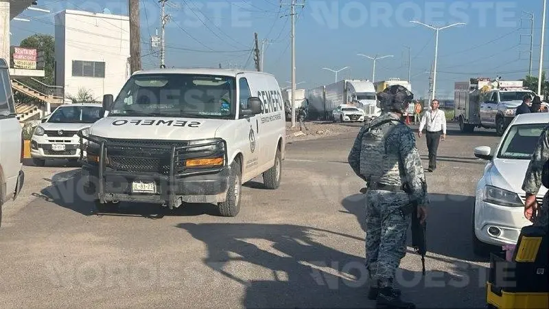 $!Dos hombres y una mujer mueren en choque sobre La Costerita, en Culiacán