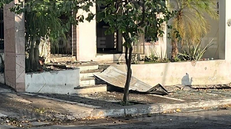 $!Incendio consume vivienda y taller de costura en la colonia Morelos, en Culiacán