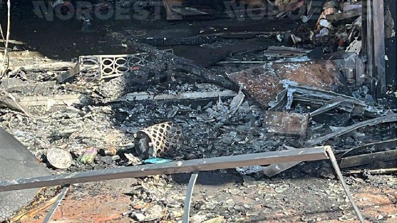 $!Nuevo ataque en Las Quintas: fuego consume negocio previamente baleado en Culiacán