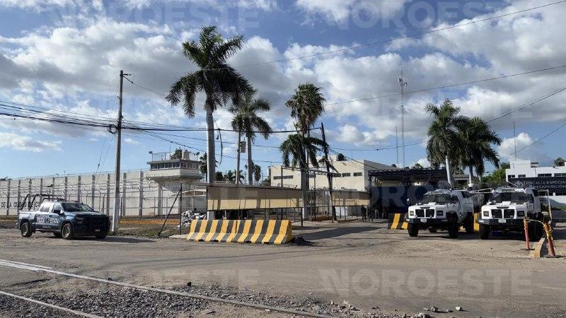 $!Un reo muerto y tres heridos deja balacera dentro de Penal de Aguaruto en Culiacán