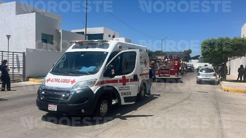 $!Incendio en residencial Puerta de Hierro moviliza a cuerpos de auxilio en Culiacán