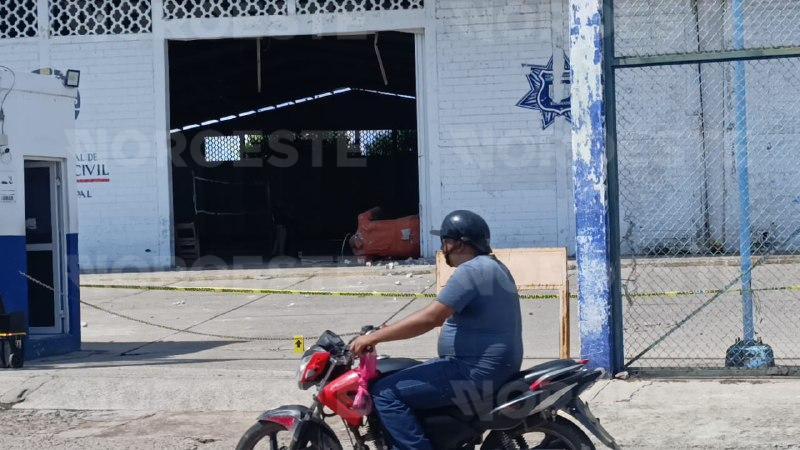 $!Atacan con explosivos desde dron instalaciones de Seguridad Pública en Escuinapa