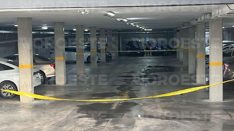 $!Muere policía estatal tras ataque armado en plaza comercial de Culiacán