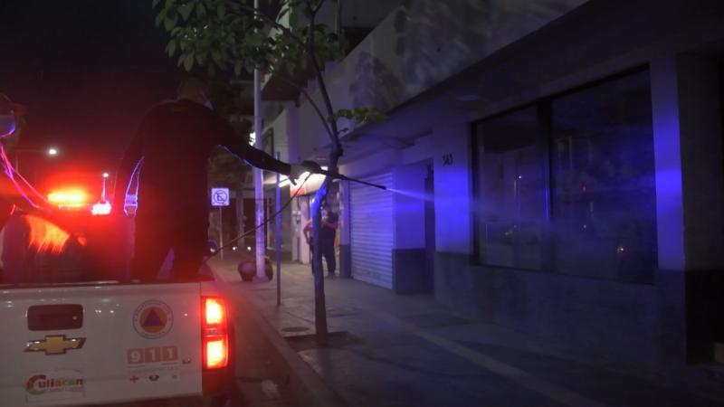 $!Gobierno de Culiacán inicia plan emergente de sanitización; para desinfectar el Centro se utilizarán 15 mil litros de cloro