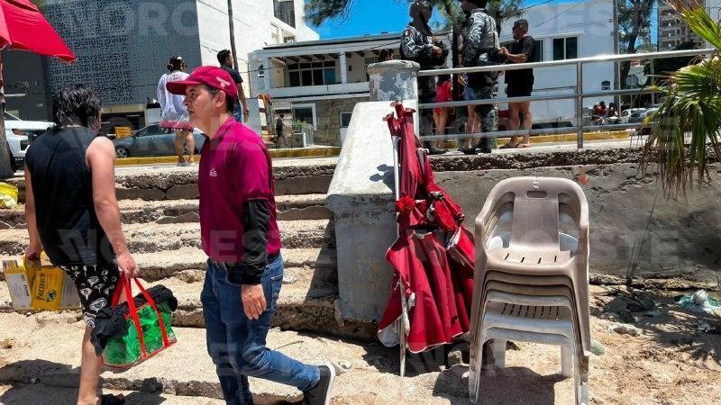 $!Realizan Semarnat y Profepa operativo de inspección de permisos en Playa Pinitos para liberar espacios públicos