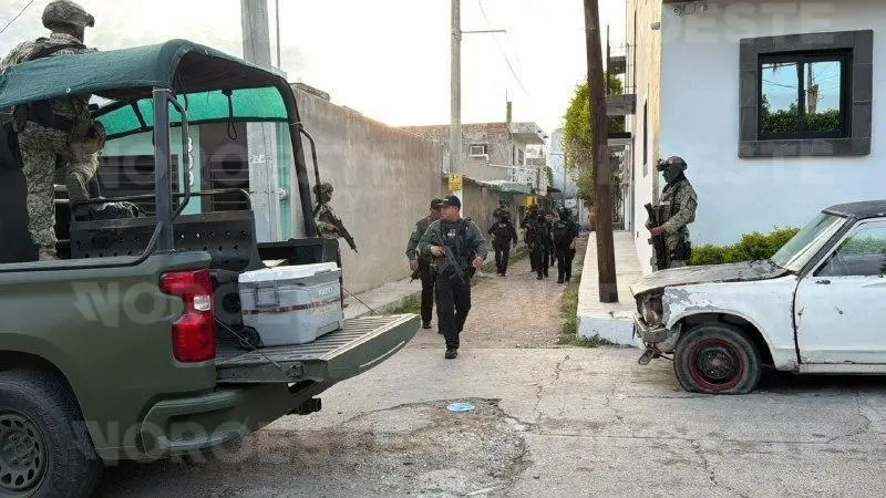 $!Atacan a balazos a un joven en la Colonia Montuosa de Mazatlán; lo trasladan grave