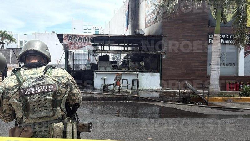 $!Incendio consume área de asado de carnicería en Pradera Dorada, al norte de Culiacán