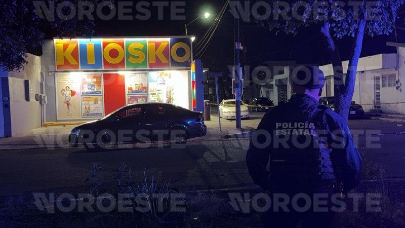 $!Hombre asesinado dentro de un auto en la colonia Horizontes, al norte de Culiacán