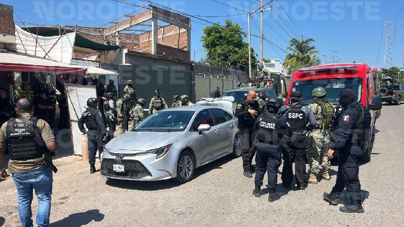$!Rescatan a policía estatal tras privación de la libertad en Culiacán; hay un muerto y tres heridos