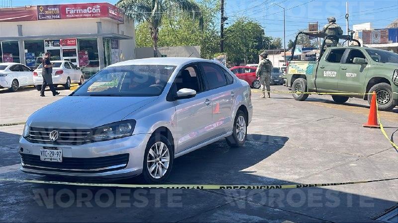 $!Iba a abastecer combustible; lo privan de la libertad en una gasolinera de la colonia Lázaro Cárdenas