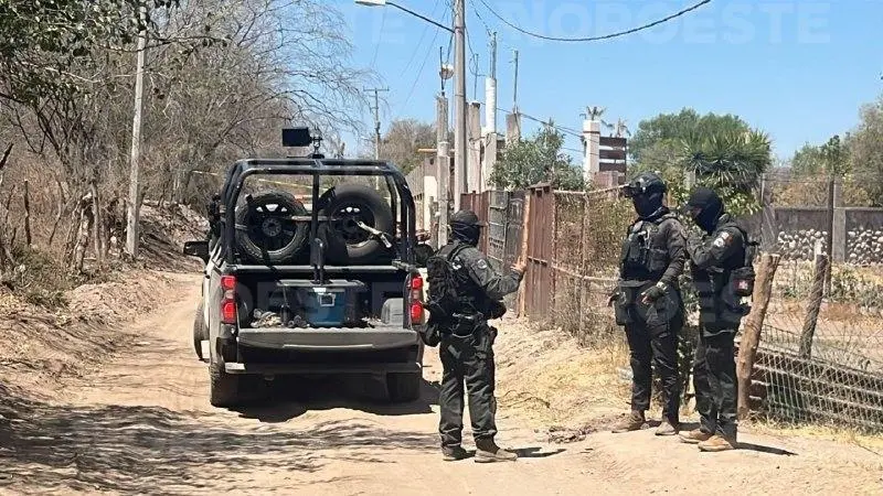 $!FGR y Semefo arriban a finca asegurada tras operativo de SSPC en Ayuné, Culiacán