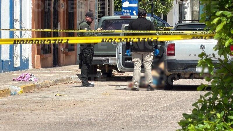 $!No logró escapar: matan a conductor dentro de su camioneta en Villa Unión, al sur de Mazatlán