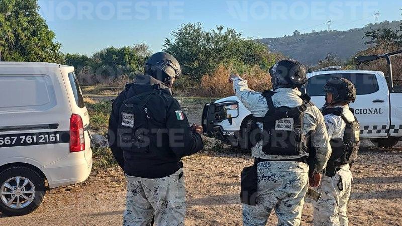 $!Hallan a hombre asesinado en camino de terracería de la residencial Bosques del Álamo, en Culiacán