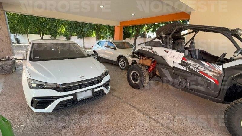 $!Cateos federales en Laguna Colorada, Culiacán, dejan una mujer detenida, tres vehículos y un inmueble asegurados