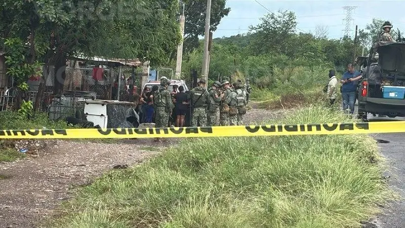 $!Matan a balazos a mujer en el patio de su casa; ocurre cerca de la ‘Y’ de Tepuche, Culiacán