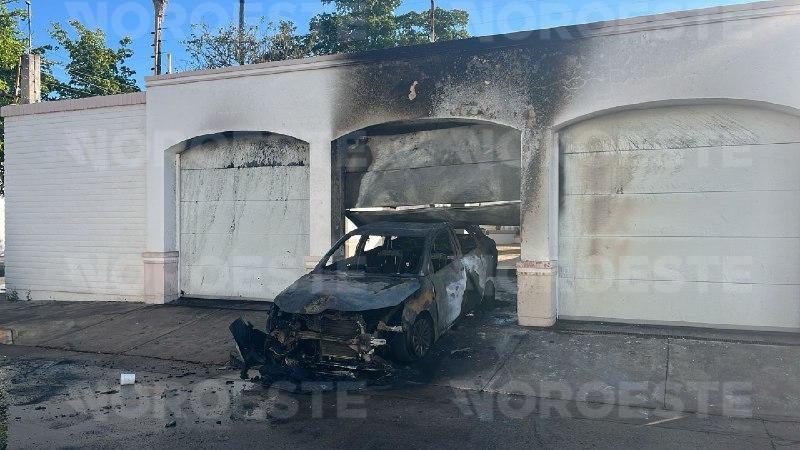 $!Incendian vivienda y vehículo en la Colonia Chapultepec, en Culiacán