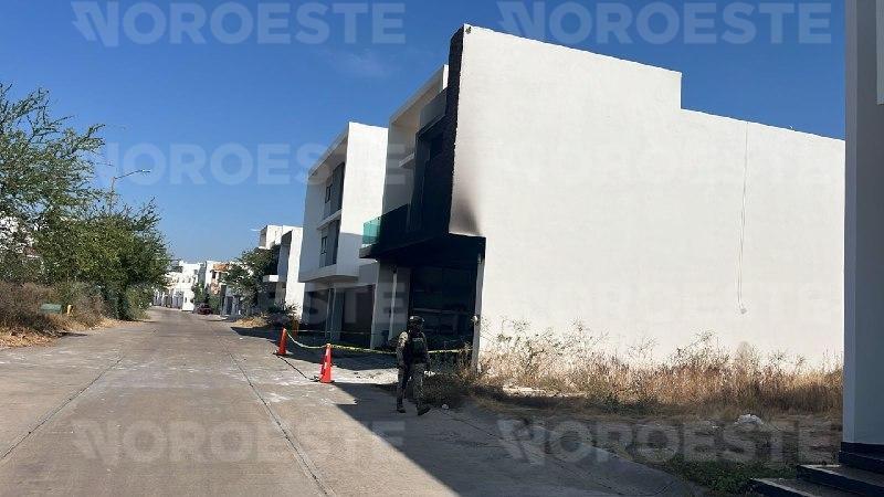 $!Incendian y vandalizan vivienda en el fraccionamiento Isla Musalá, al oriente de Culiacán