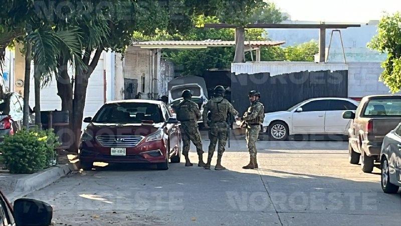 $!Ataque armado en taller mecánico del sector Terranova deja dos personas sin vida en Culiacán