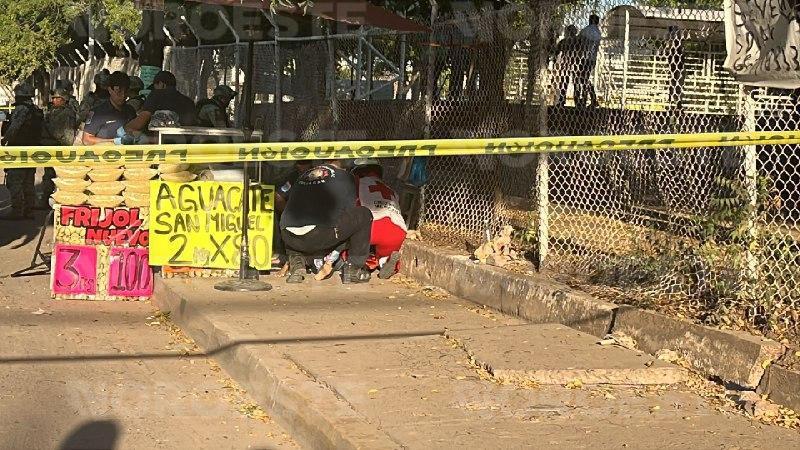 $!Atacan a balazos a dos mujeres en Culiacán; una muere en el lugar