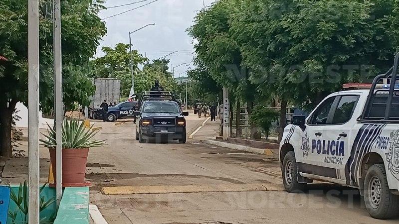 $!Autoridades despliegan operativo tras incursión armada en El Chilillo, al norte de Mazatlán; hallan auto baleado