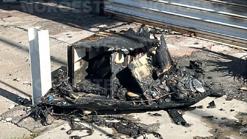 $!Nuevo ataque en Las Quintas: fuego consume negocio previamente baleado en Culiacán