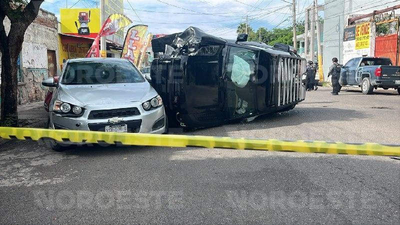 $!Persecución y balacera en Culiacán tras robo de una Land Rover Defender; detienen a un hombre