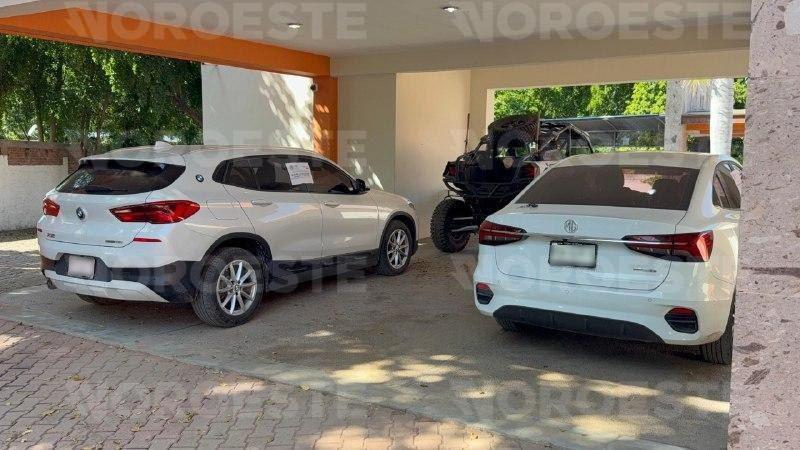 $!Cateos federales en Laguna Colorada, Culiacán, dejan una mujer detenida, tres vehículos y un inmueble asegurados