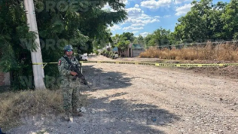 $!Balean a conductor tras persecución en la colonia Díaz Ordaz de Culiacán