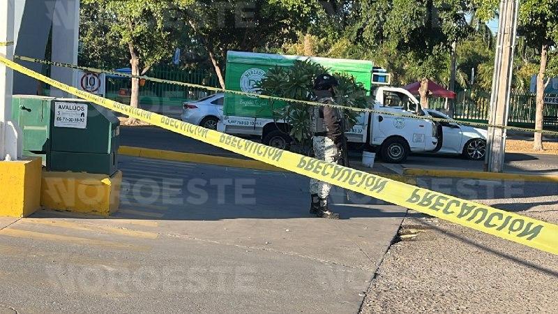 $!Atacan e incendian fachada de casino en sector Villa Universidad, en Culiacán