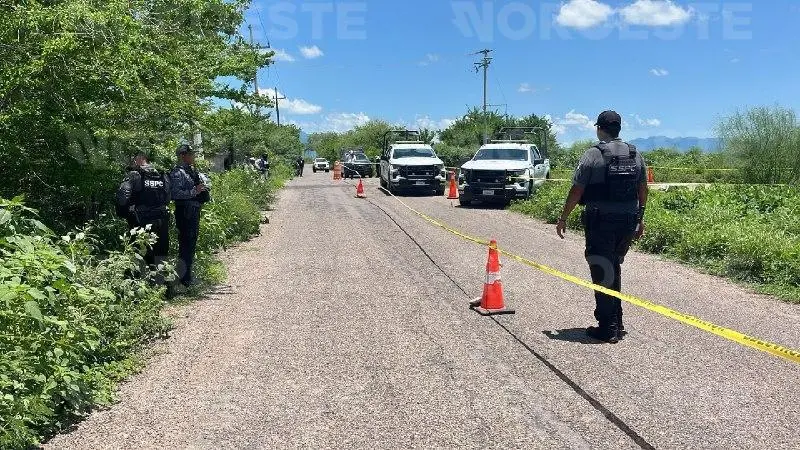 $!Hallan a dos hombres asesinados y maniatados en camino de terracería al sur de Culiacán