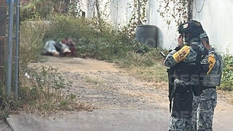 $!Hallan cuerpo envuelto en plástico y una cobija en Tierra Blanca, Culiacán