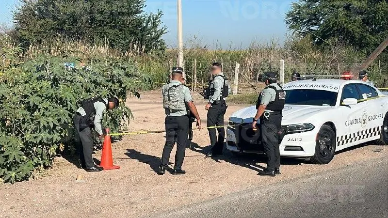 $!Hallan a hombre sin vida a un costado de la carretera Culiacán-Eldorado